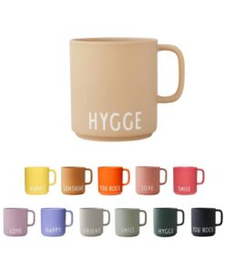 Design Letters HYGGE Porzellan Kaffeebecher Beige 250ml | Personalisierte Tasse mit Spruch | Dekoratives Hochzeitsgesche