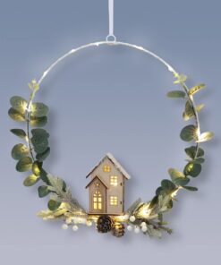 Spetebo LED Dekoring Holzhaus - 20 LED - Weihnachtsdeko - Hausanhang - 30 cm - Metall Ring mit Kunstblumen