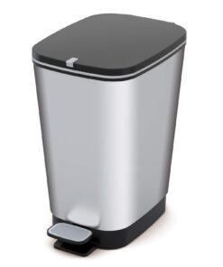 CURVER KIS Chic Bin Style Treteimer 45l mit Deckel und Pedal, Silber metallic, perfekt für Wohnung und Büro