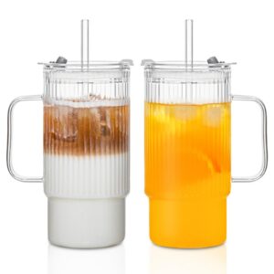 KEMORELA Stilvolle Glasbecher für Eiskaffee - 2 Stück 590ml Gerippte Trümmer Gläser mit Henkel - Perfect für Bubble Tea