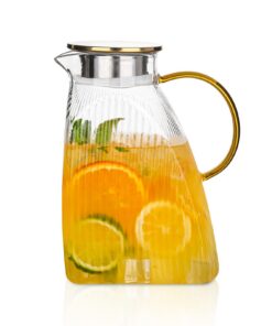 Hochwertige 1,8L Premium Borosilikatglas-Karaffe mit goldfarbenem Griff - Ideale Wasserkaraffe für Eistee und Selbstgema