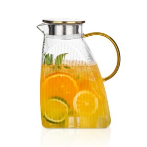 Hochwertige 1,8L Premium Borosilikatglas-Karaffe mit goldfarbenem Griff - Ideale Wasserkaraffe für Eistee und Selbstgema