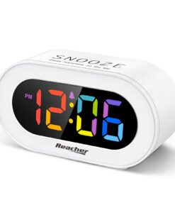 REACHER kleine LED Digital Wecker mit Snooze - Einfach zu Bedienen & Helligkeitsdimmer - ideal für Schlafzimmer & Nachtt