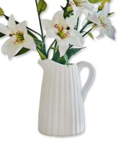 LOBERON Krug Belair, zeitlos eleganter Klassiker, perfekte Küchen-Tischdekoration, Steingut Blumenvase, weiß