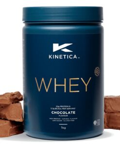 Kinetica Schoko Whey Protein Pulver 1kg Eiweißpulver EU Weidehaltung Super Löslichkeit 23g Protein pro Portion 33 Portio