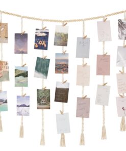 Mkono Makrame Hängende Foto-Display Boho Dekor für Schlafzimmer & Wohnzimmer - Holz Perlen Girlande mit 45 Clips - Teena