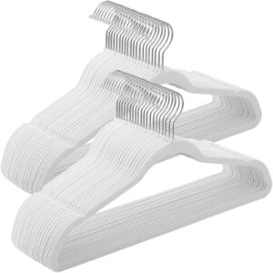 SONGMICS Kleiderbügel Samt, 41,5 cm breit, gut belastbar, um 360° drehbarer Haken, für Jacken, Anzüge und Mäntel, Weiß-S