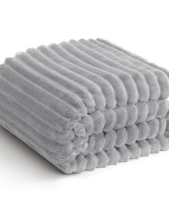 WAVVE Kuscheldecke Flauschig für Zimmer und Sofa, Weiche Flanell Deko, 150 x 200 cm, Hellgrau WAVVE Flauschig Fleecede
