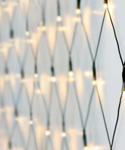 Spetebo 1,5x1,5 m LED Deko Lichterkette - warmweiß - mit Stromstecker und Timer Funktion - Netz Außen