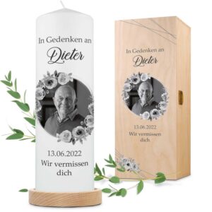 GRAVURZEILE Personalisierte Trauerkerze - In Gedenken - hochwertige Stumpenkerze Weiß 250/80 mm GRAVURZEILE Kerze mit