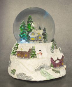 Spetebo LED Schneekugel Weihnachtsdorf mit Musik - Weihnachtsdeko für Tisch - 16 x 14 cm Glitzerkugel mit bunter Beleuch