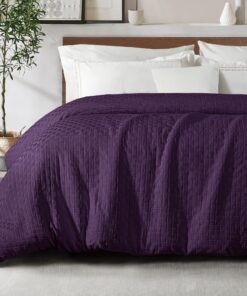 Warme und weiche Whale Flotilla Bettdecke 200x200 cm, Atmungsaktive Ganzjahresdecke, Lila OEKO-TEX STANDARD 100