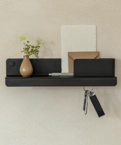 Kazai 'Holmsen' Minimalistisches Schlüsselbrett | Schwarz Metall mit Ablage | Flur Wandorganizer aus Berlin