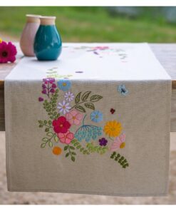 VERVACO Stickpackung HEITERES FRÜHJAHR für Erwachsene - Tischläufer zum Selbersticken ca. 35 x 95 cm