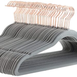 **Amazon Basics Kleiderbügel für Anzüge, schmal, rutschfest, 50 stück, Grau/Gold** | **Amazon Basics Kleiderbügel, samt