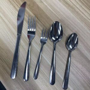 Luxuriöses gehämmertes Besteckset aus Edelstahl für elegante Mahlzeiten | Messer-Gabel-Löffel-Set aus gehämmertem Edels