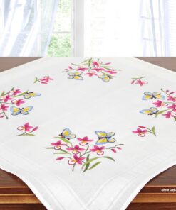 KAMACA Spannstich Tischdecke mit Blumen inkl. Stickgarn und Anleitung für Erwachsene (Iris und Schmetterlinge MD 80x80 c